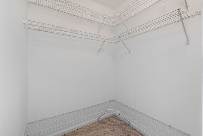 Building Photo - 1975 Oak Berry Cir