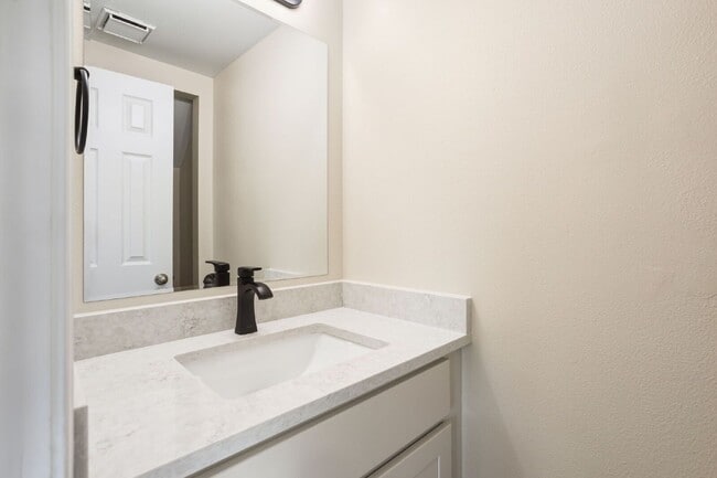 Building Photo - 2376 Washo Cir