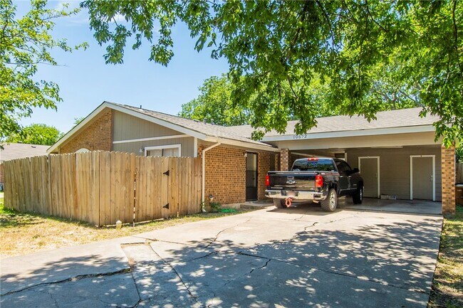 Primary Photo - 10622 Golden Quail Dr
