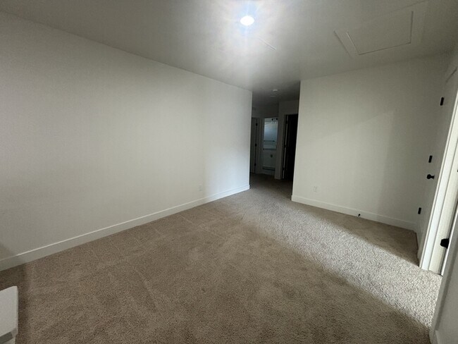 Building Photo - 3770 N Cuade St