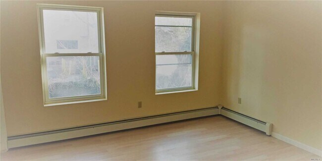 Building Photo - 16 Pearsall St