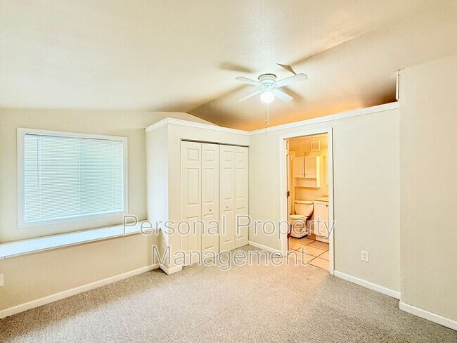 Building Photo - 10303 NE 23rd St