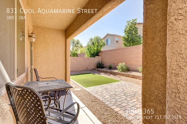 Building Photo - Beautiful 2 Story 3 Bed 2.5 Bath home in t...