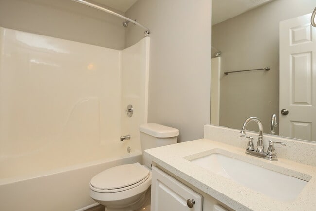 Building Photo - 765 Baskins Cir