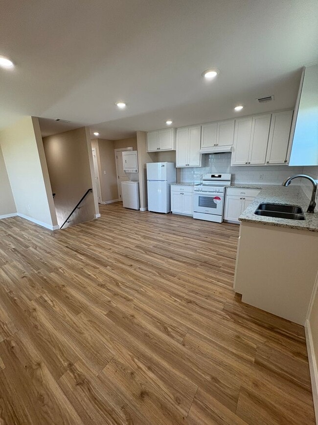 Building Photo - 221 FM 439 Loop