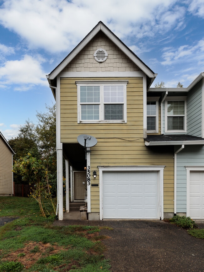 Building Photo - 35083 Roberts Ln