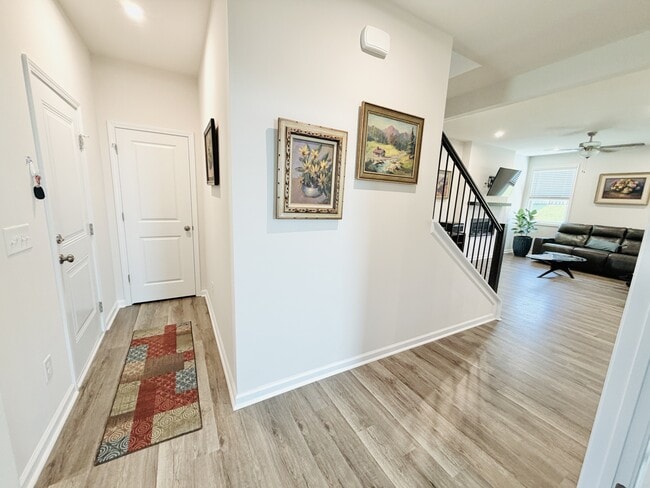 Building Photo - 667 Honeydew Dr