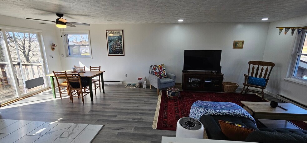 Building Photo - 128 Triphammer Ter