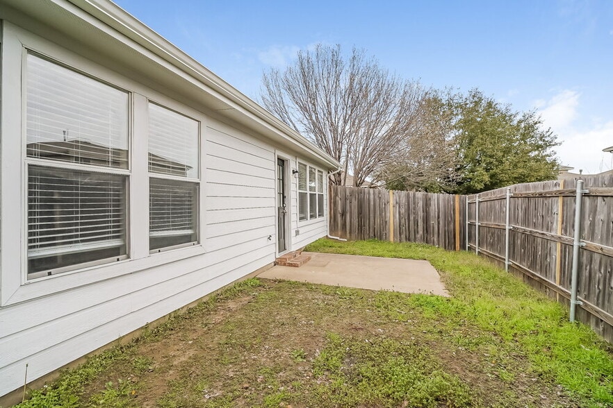 Building Photo - 2232 Southway