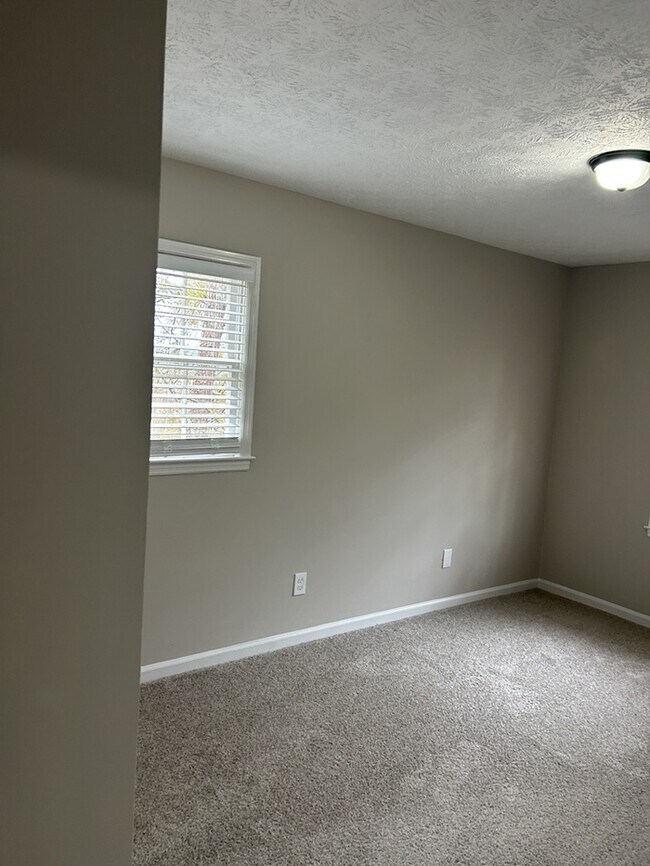 Building Photo - Beautiful 4 Beds 3 Baths Home in Decatur