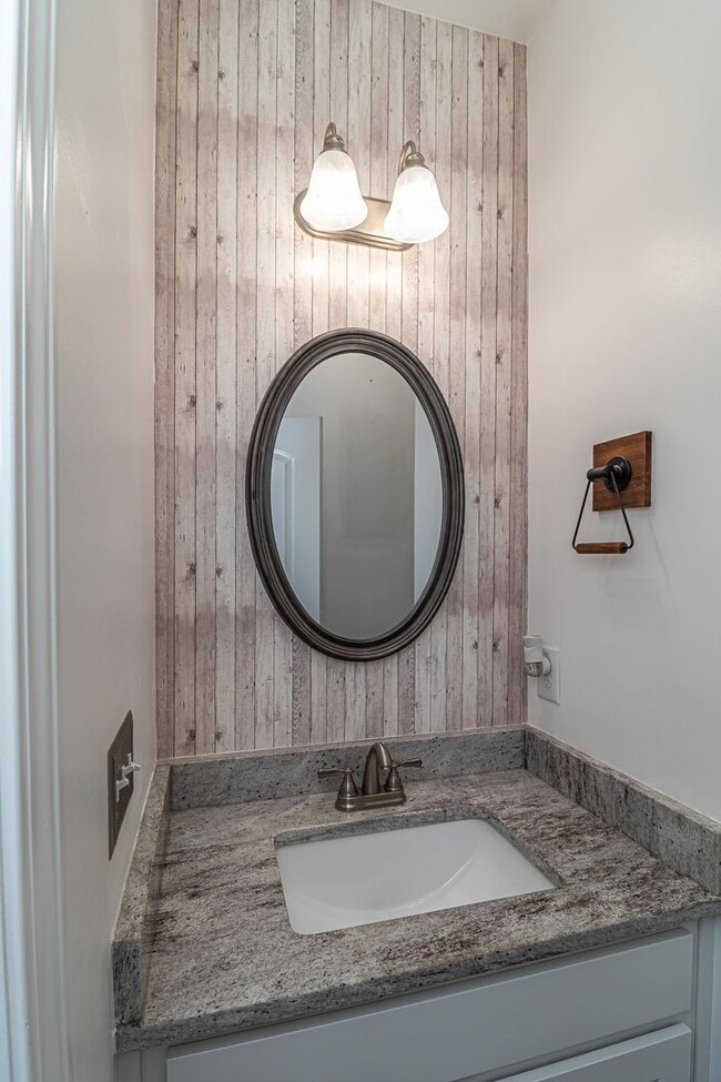 Building Photo - SPACIOUS Newer Construction Home in Pikevi...