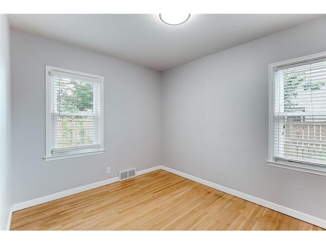 Building Photo - 1588 W Highland Pkwy