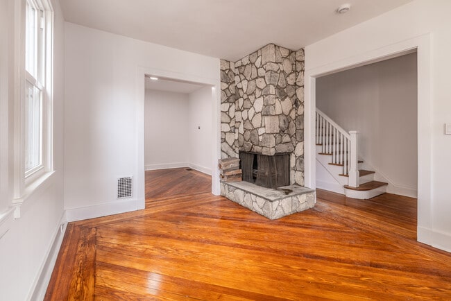 Building Photo - 400 East Ave