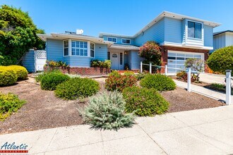 Building Photo - Beautiful Home | Desirable Location