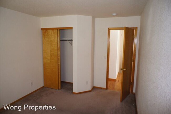 Building Photo - 3 br, 3 bath House - 5177 S. Liverpool Way...