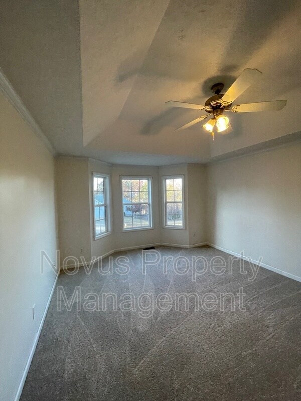 Building Photo - 721 Meadow Spring Dr