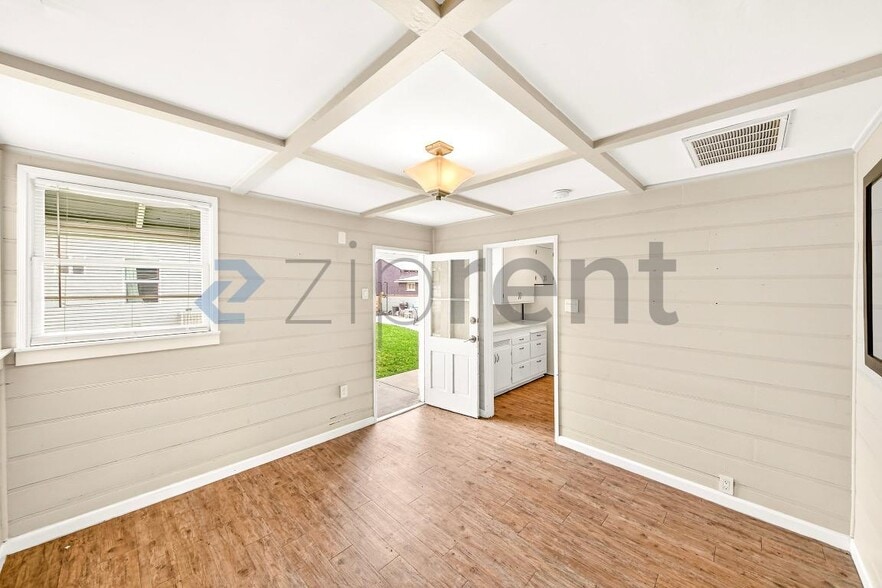 Building Photo - 1113 N Sparks St