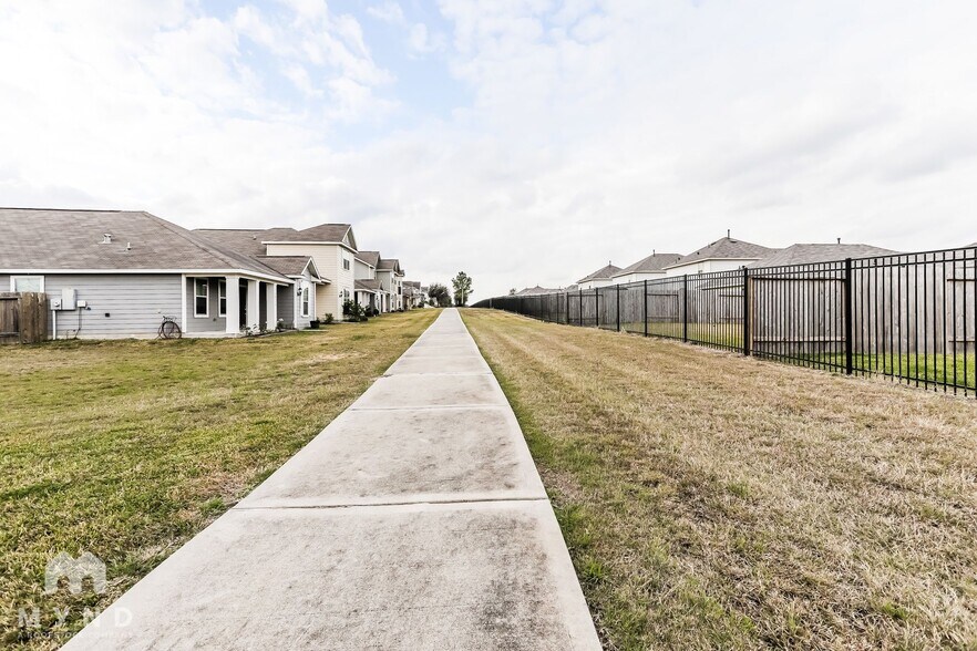 Building Photo - 10764 South Lake Mist Lane