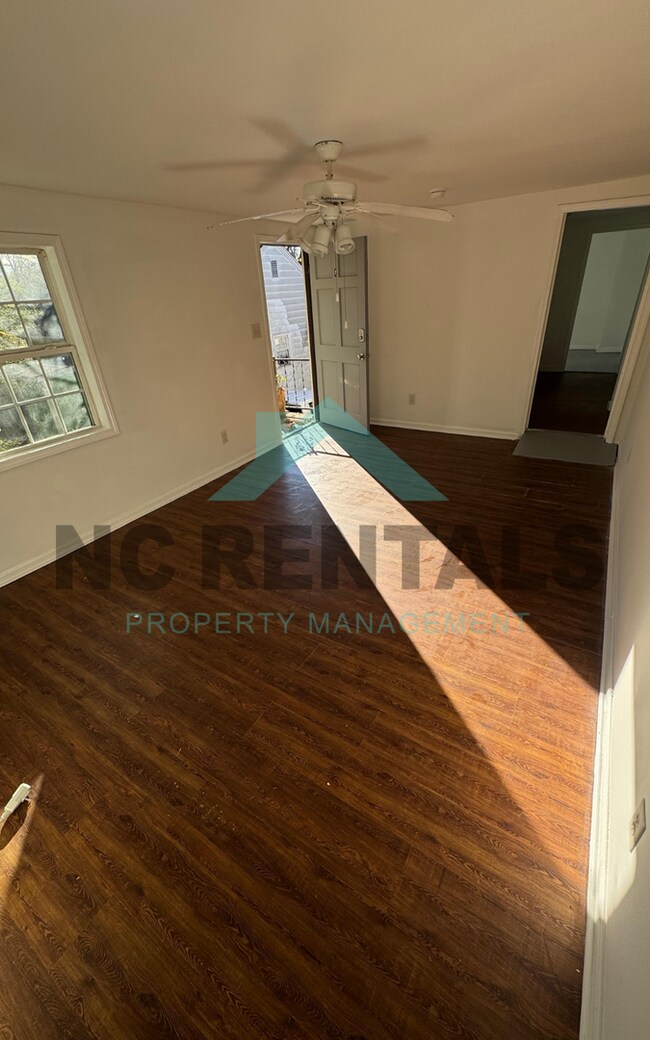 Building Photo - 613 Quarry St