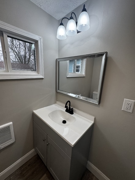 Building Photo - 164 Miami Rd