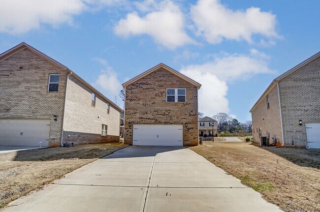 Building Photo - Move-in Ready 3 Bedroom in Mint Hill!