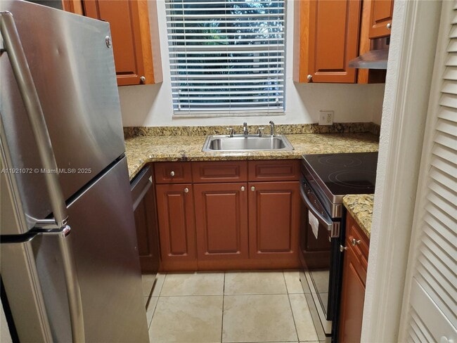 Building Photo - 1300 Moffett St