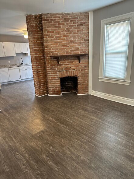 Building Photo - 48 Maytide St