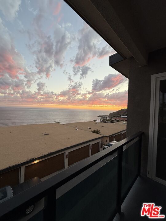 Building Photo - 18071 Coastline Dr