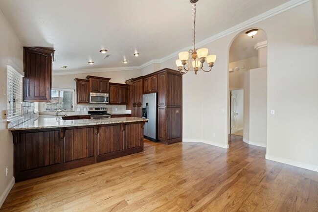 Building Photo - 4 Bedroom Retreat Overlooking Snow Canyon ...