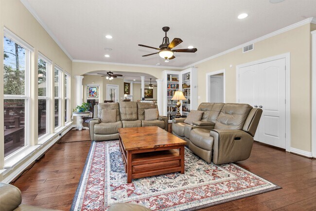 Building Photo - 1502 Wimbledon Dr