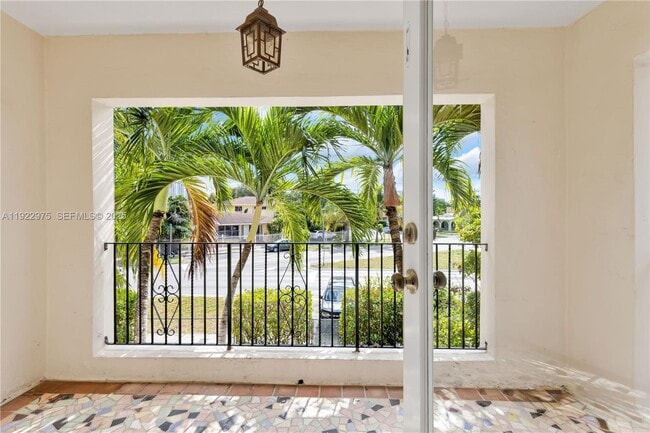 Building Photo - 505 SW 11th St