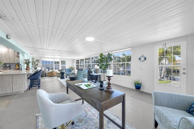 Building Photo - 1015 Spindle Palm Way