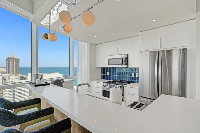 Building Photo - 4401 Collins Ave