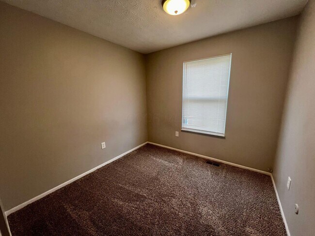 Building Photo - 1597 Rock Creek Dr