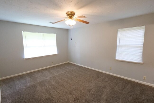 Building Photo - 6627 D S Bailey Ln