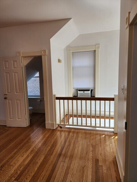 Building Photo - 125 Peyton St