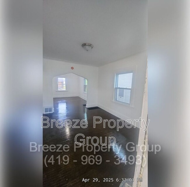 Primary Photo - 56 E Pearl St