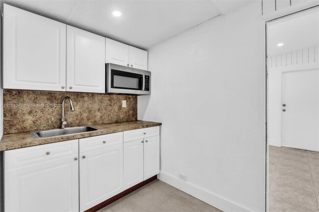 Building Photo - 11790 SW 34th St