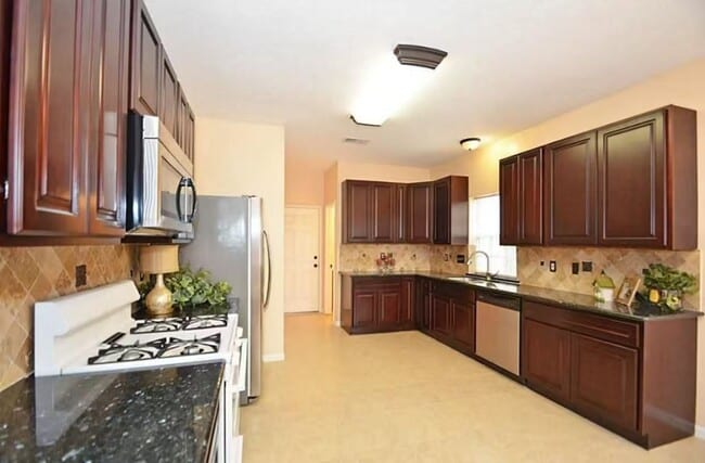 Building Photo - 17911 Western Pass Ln