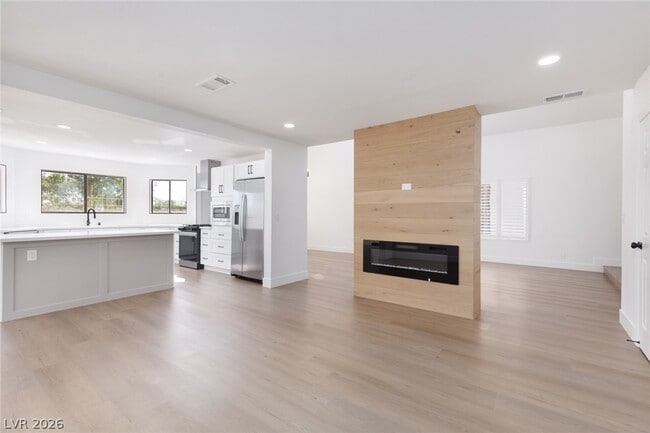 Building Photo - 3020 Donnegal Bay Dr