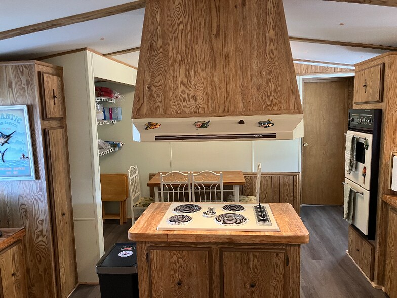 Building Photo - 1228 Chokoloskee Dr