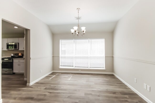 Building Photo - 910 Taylor Ridge Dr
