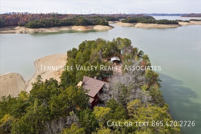 Building Photo - 2050 Chapel Rd