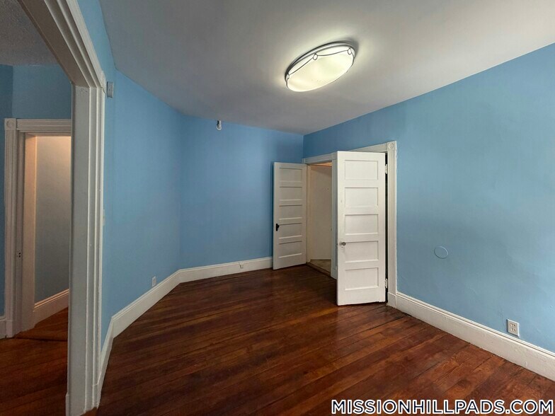 Building Photo - 82 Rockland St