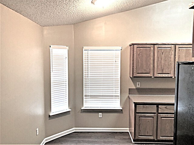 Building Photo - 2739 Ravine Hill Dr