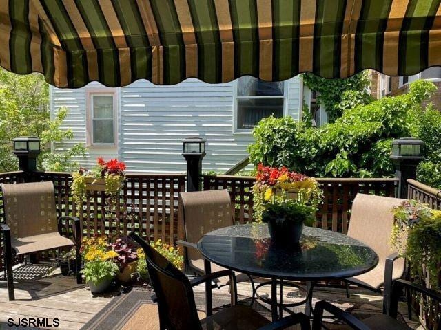 Building Photo - 24 S Vassar Square