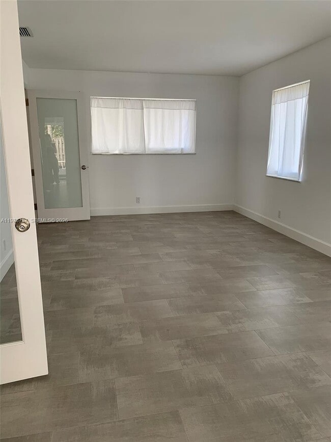 Building Photo - 4411 W Broward Blvd