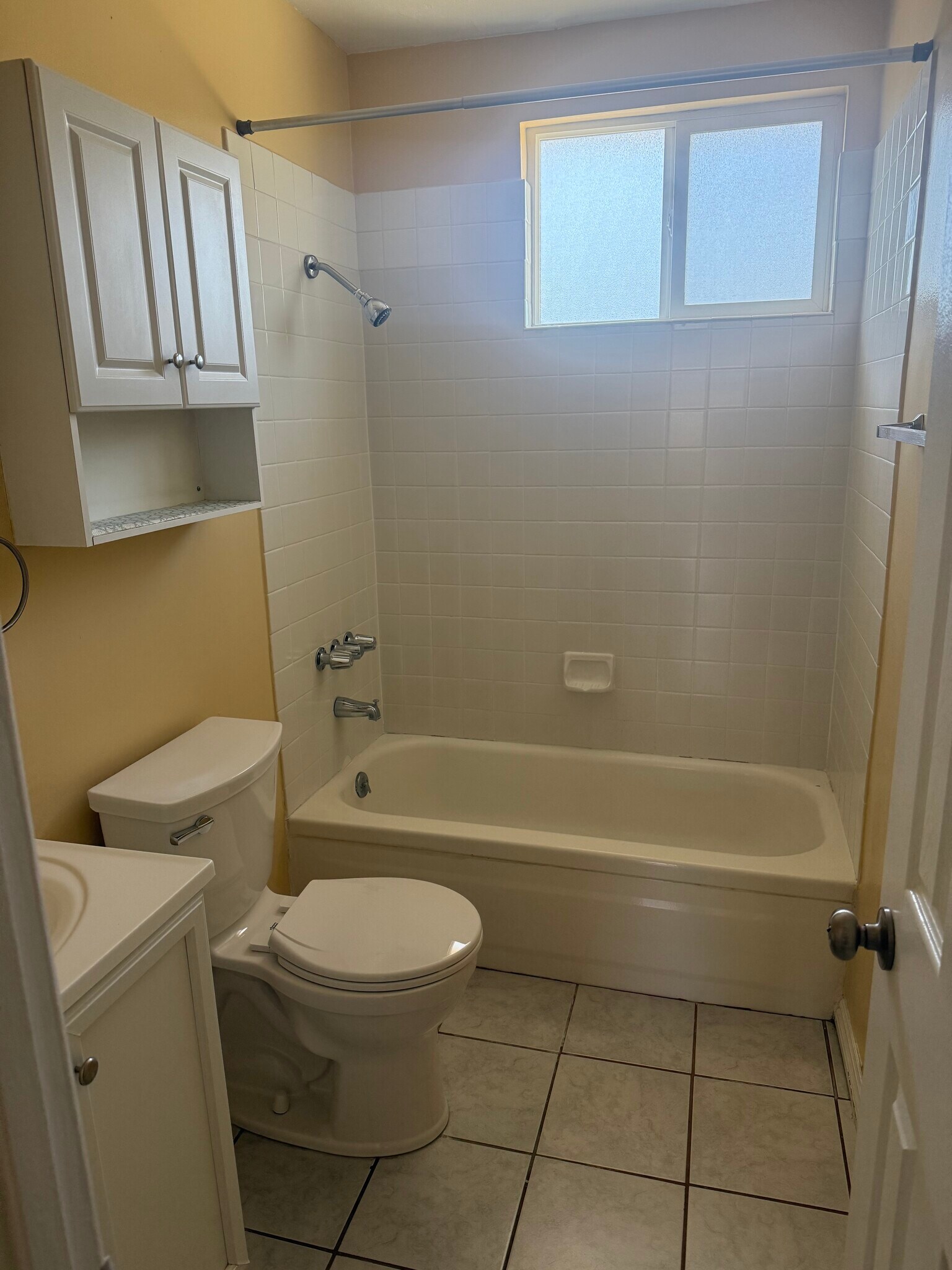 Building Photo - 2608 Manhattan Ave