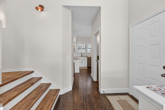 Building Photo - 3069 Mainsail Cir