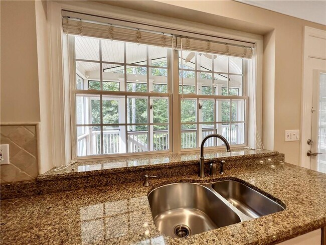 Building Photo - 1670 Laleiah Dr